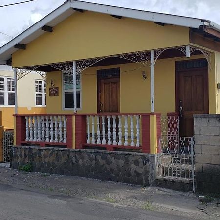 Roseau Hostel & Beach Front Property 外观 照片