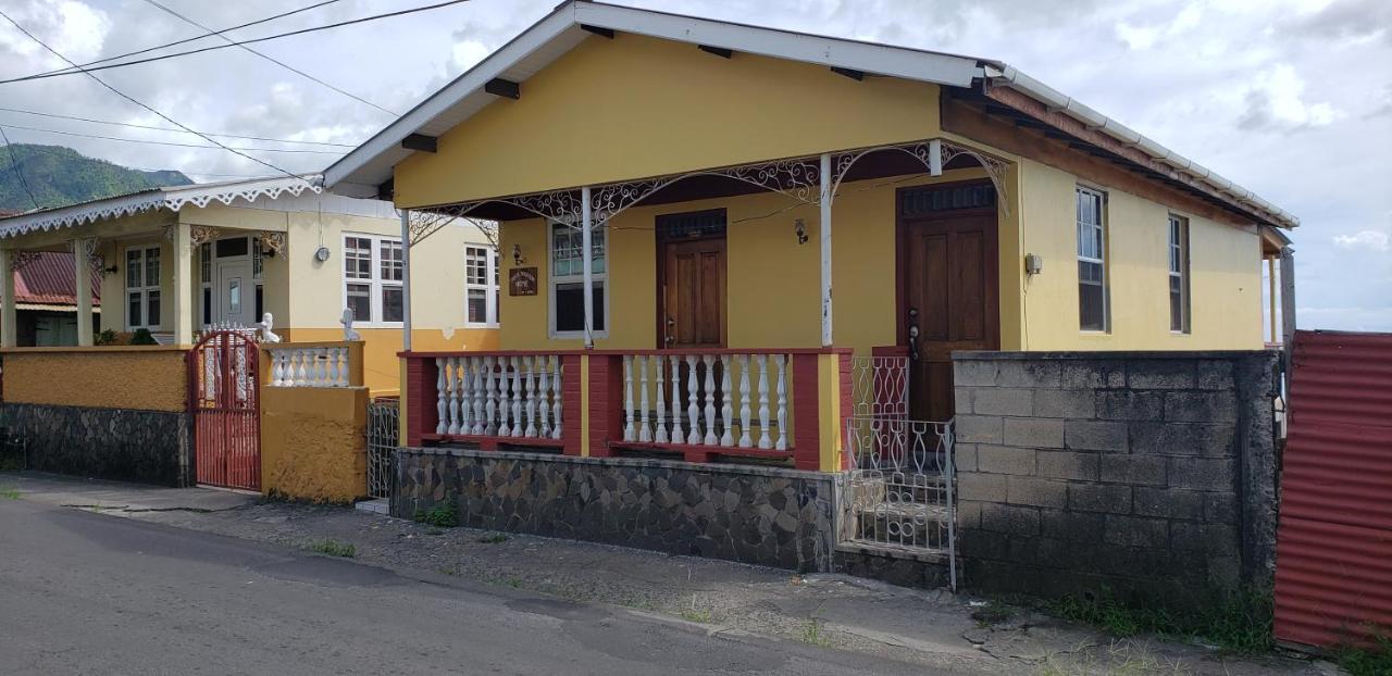 Roseau Hostel & Beach Front Property 外观 照片